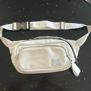 Lug Hitch Crossbody/Waist Belt Bag Off White Water resistant